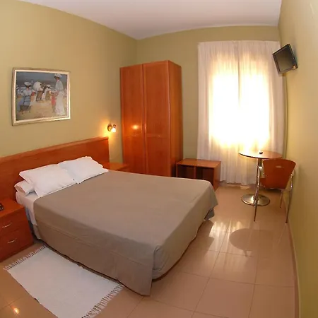 Hotel Dora Plasencia Exterior photo